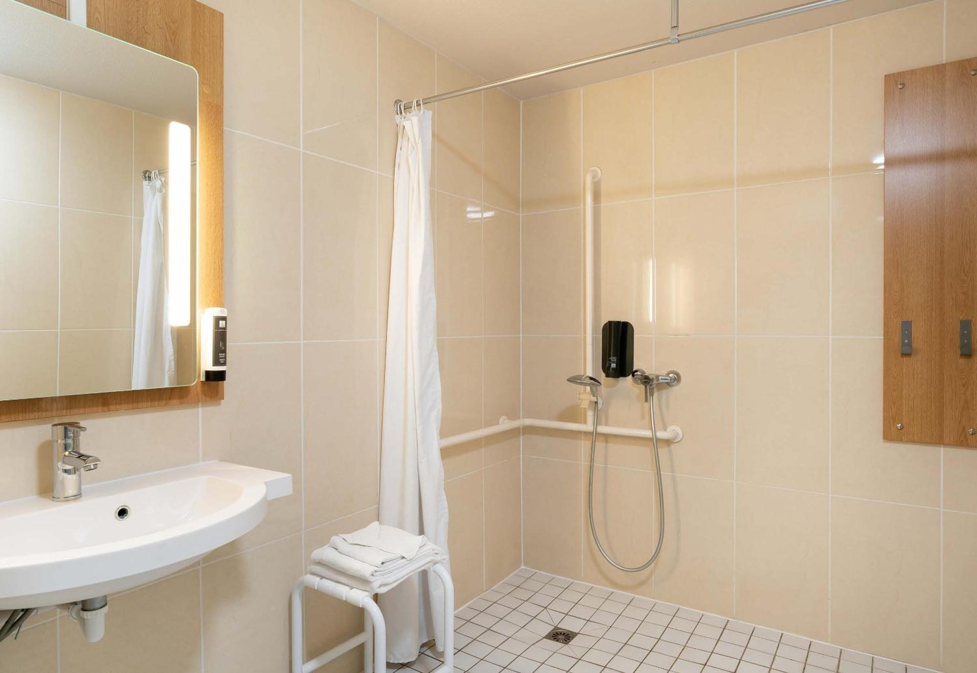 B&B Hotel Auray Carnac エクステリア 写真
